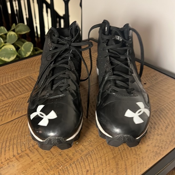 Under Armour Cleats - Size 10 - Picture 2 of 7